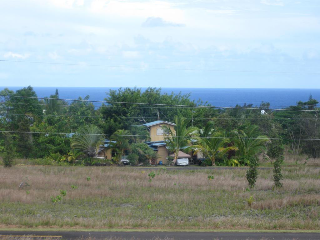 Coconut Palms Vacation Rental Near Lava Fields And Beaches Kehena Room photo